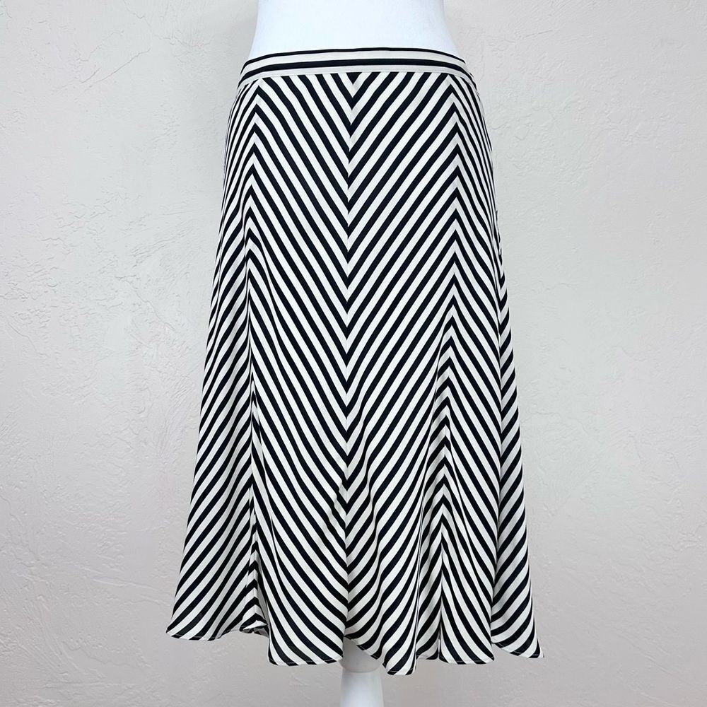 Michael Michael Kors 100% Silk Black & White Chevron Stripe Skirt Size 10